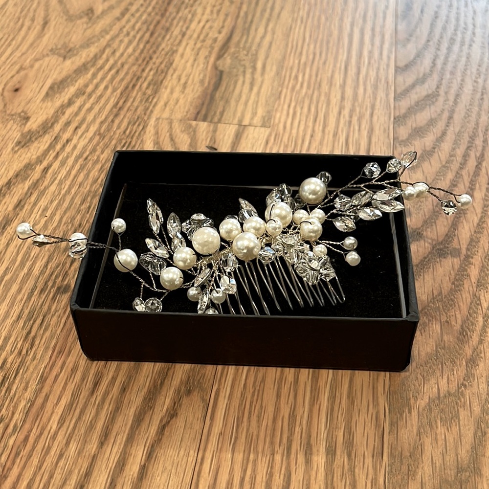 Womens wedding hairpin - brand new